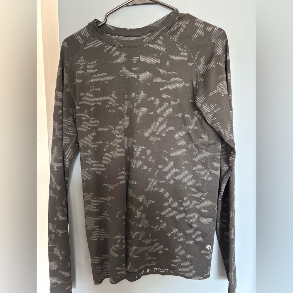 Men’s Lululemon long sleeve